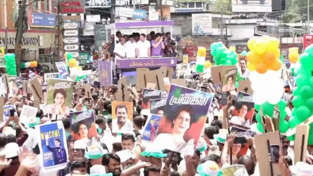 Wayanad Lok Sabha bypoll: प्रियंका गांधी ने पर्पल साड़ी में भरा नामांकन, गांधी परिवार ने किया समर्थन, कहा- पहली बार खुद के लिए मांगने आई हूं