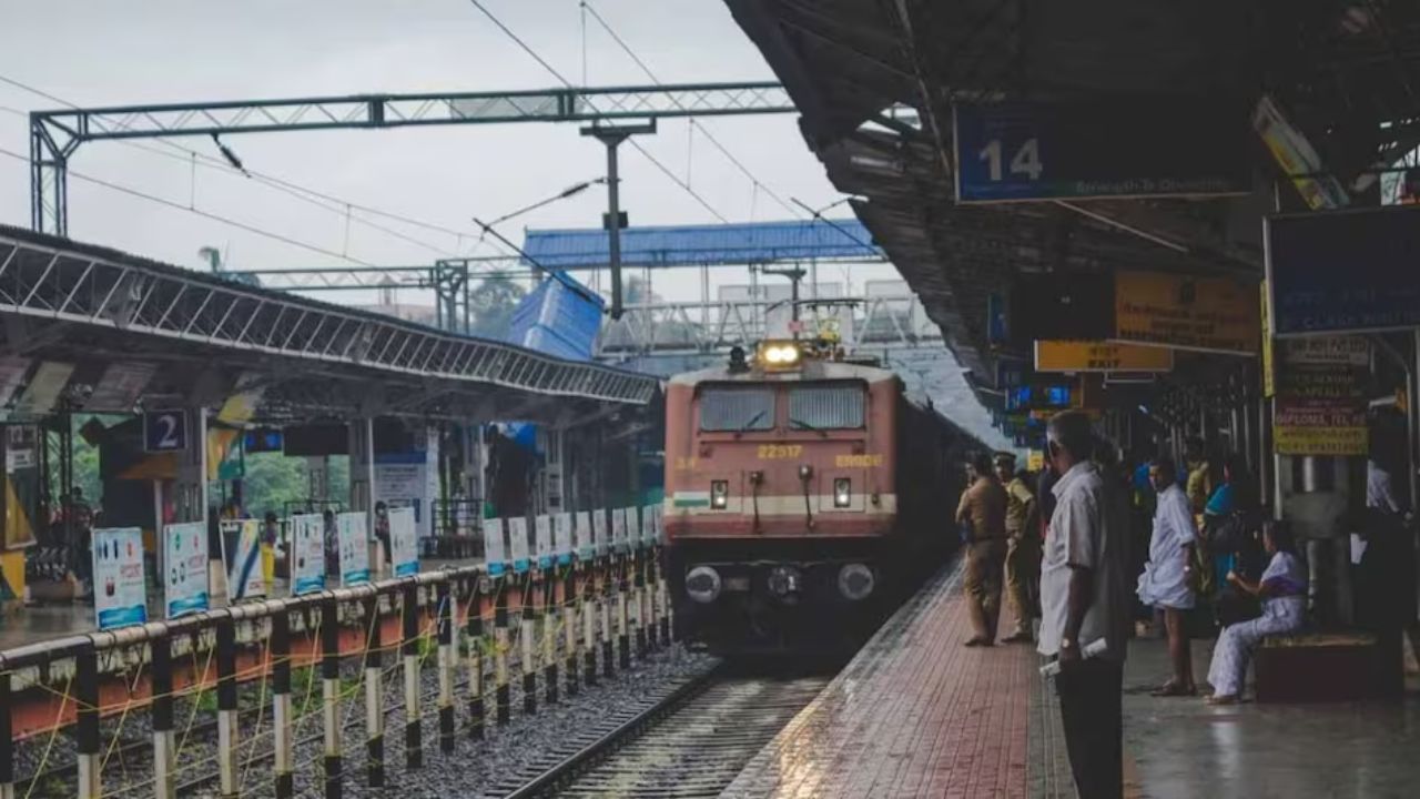 Deepawali Special Train: "दीवाली और छठ पूजा पर गोरखपुर के यात्रियों के लिए राहत, चलेंगी विशेष ट्रेनें "