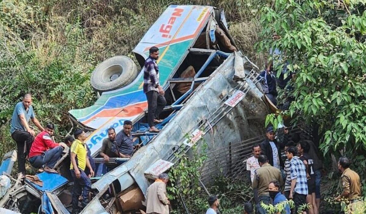 Almora Bus Accident: 36 लोगों की मौत का मजाक उड़ाने वाले दो मुस्लिम युवकों में से एक गिरफ्तार