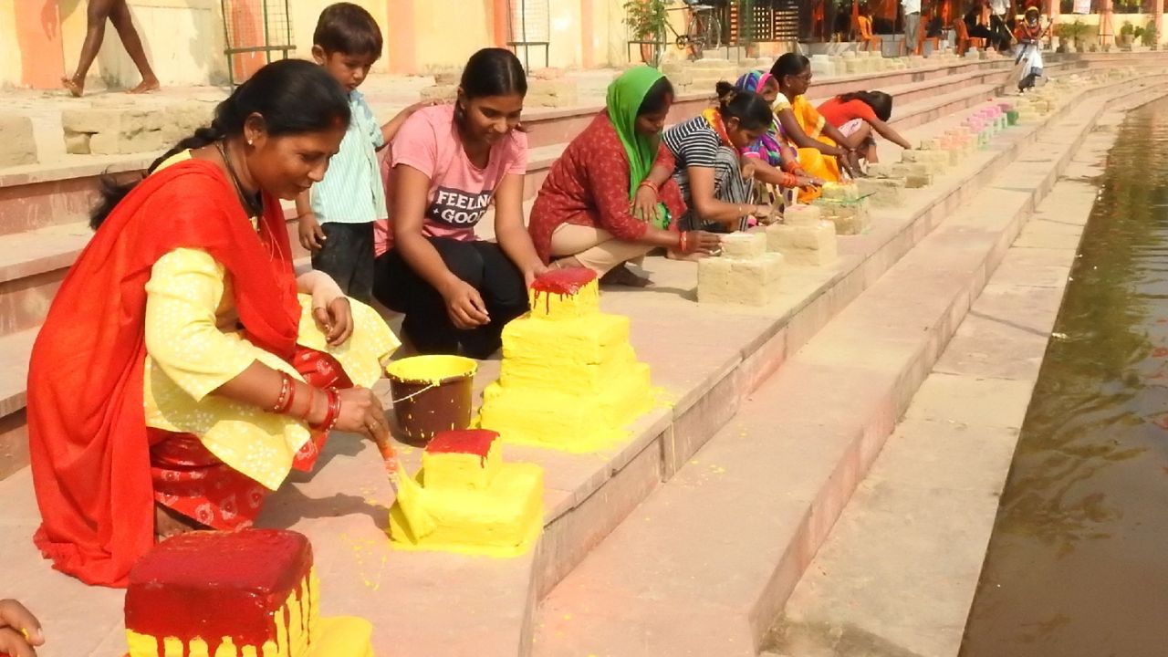 Chhath Puja 2024: गोरखपुर में पूजा स्थल और घाटों पर भव्य सजावट, स्वास्थ्य विभाग की विशेष तैयारियां