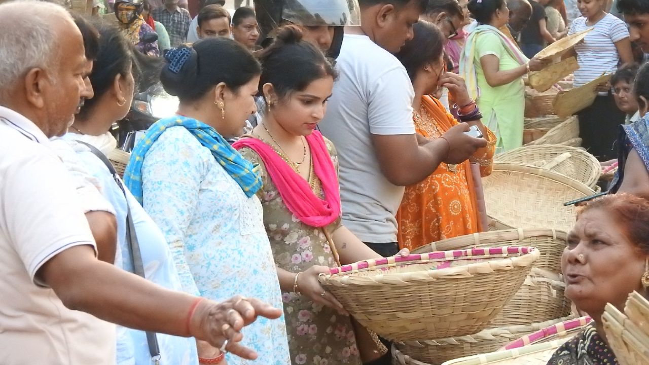 Chhath Puja 2024: गोरखपुर में 'नहाय-खाय' से शुरू हुआ छठ महापर्व, तैयारी अंतिम चरण में