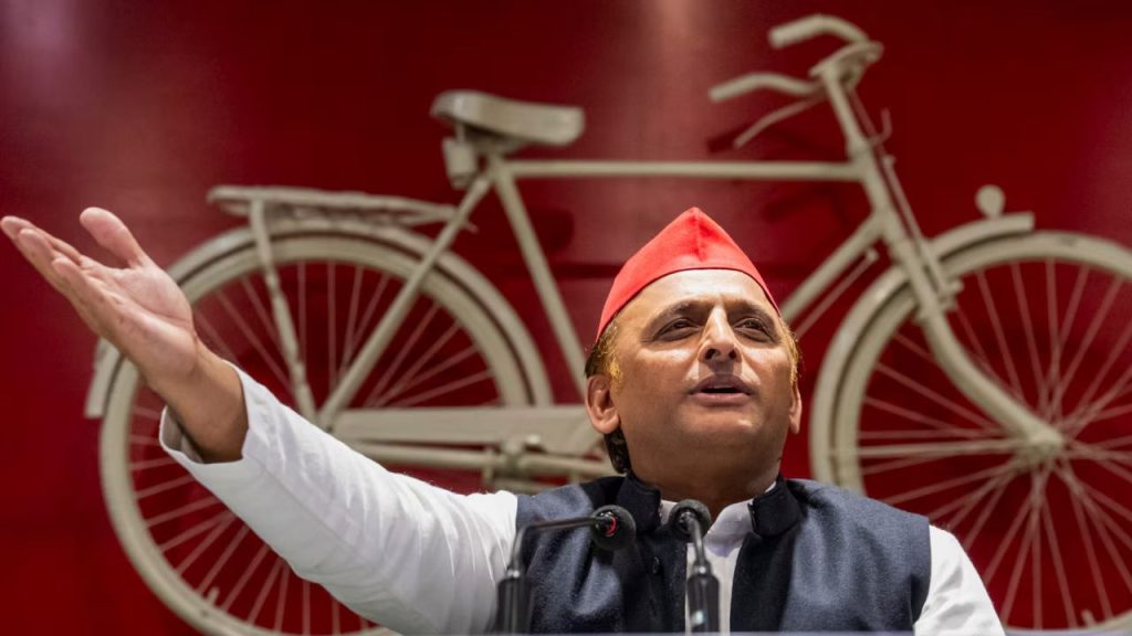Akhilesh Yadav ने यूपी में किया बड़ा संगठनात्मक बदलाव! सभी जिला और विधानसभा प्रभारी हटाए, 2027 चुनाव की तैयारी जोरों पर