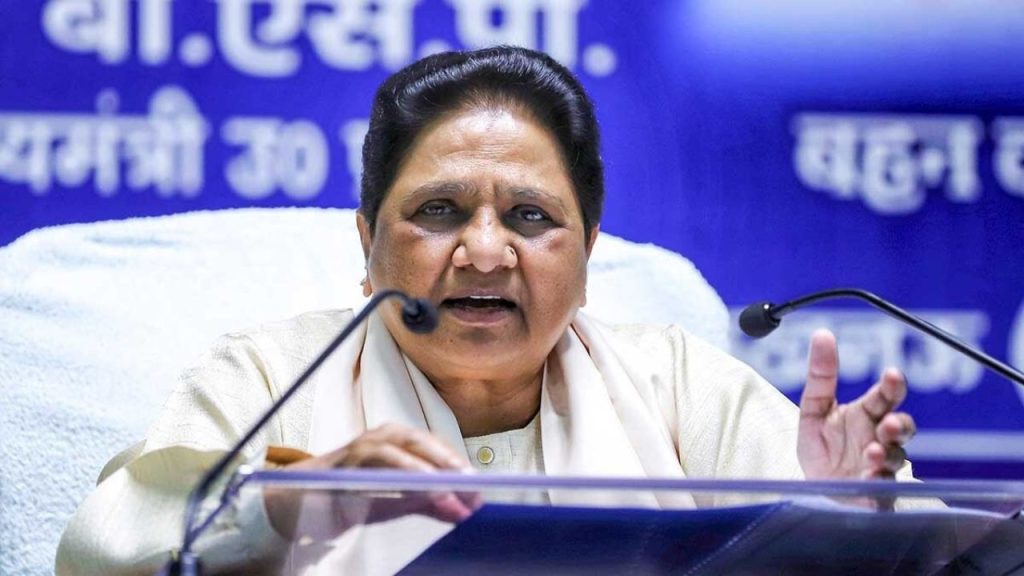 आकाश आनंद के ससुर अशोक सिद्धार्थ ने मायावती से मांगी हाथ जोड़कर माफी, पार्टी में वापसी की दरख्वास्त
