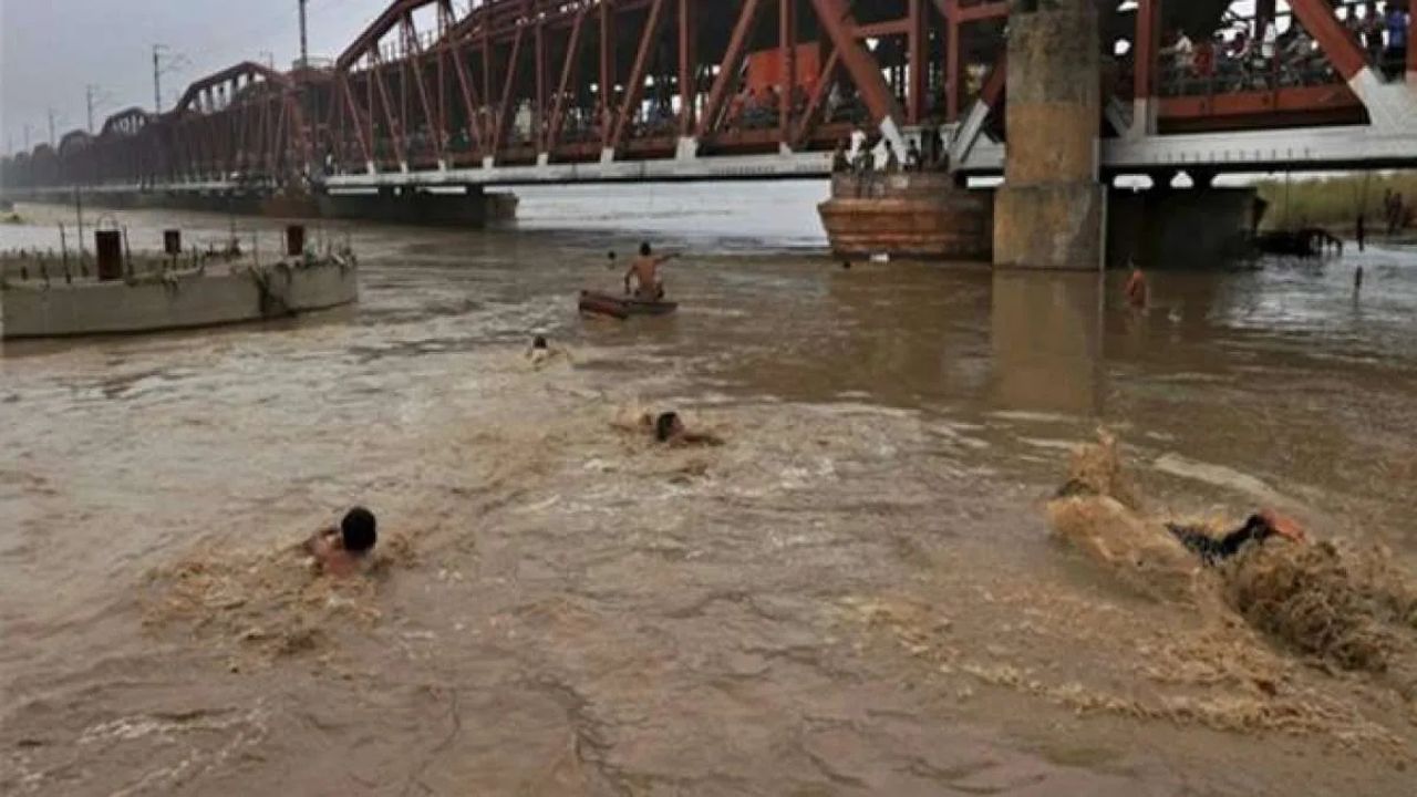 उत्तर प्रदेश के शाहजहांपुर में गर्रा नदी में महिला ने लगाई छलांग, 15 दिन में सातवीं आत्महत्या का मामला