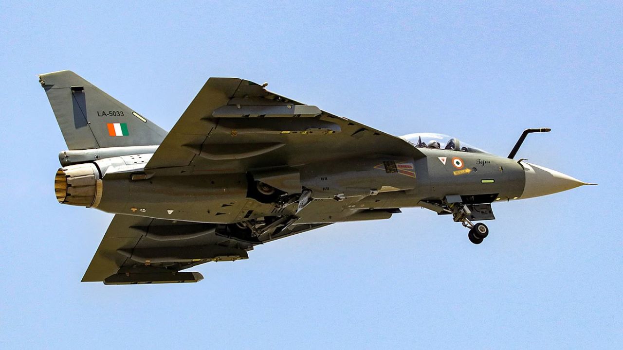 रक्षा मंत्री राजनाथ सिंह करेंगे तेजस Mk1A की पहली उड़ान का शुभारंभ, HAL के नए विमानों से बढ़ेगी वायुसेना की ताकत