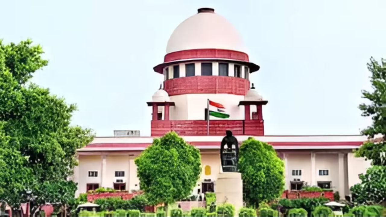 सुप्रीम कोर्ट ने जहरीले कफ सिरप बच्चों मौत याचिका खारिज की, वकील की 8-10 जनहित याचिकाओं का हुआ जिक्र