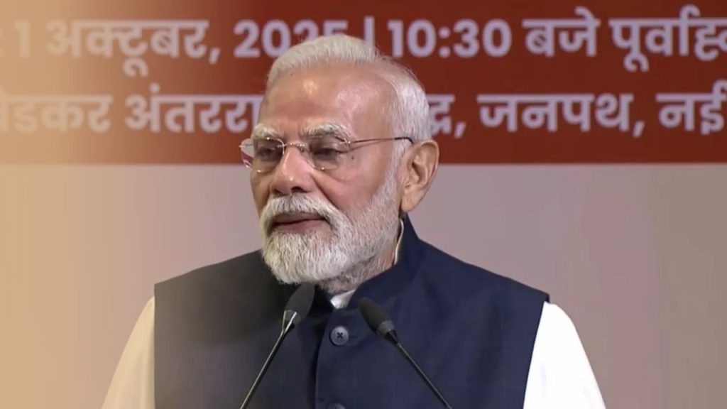 पीएम मोदी ने RSS शताब्दी समारोह में डाक टिकट और सिक्का जारी कर संघ के 100 साल की गौरवपूर्ण यात्रा का स्मरण किया