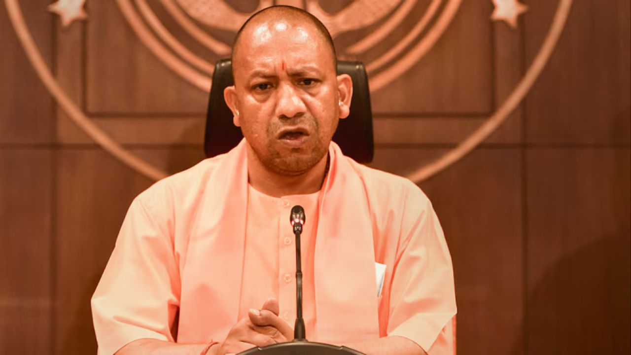 UP News: सर्किल रेट के जटिल मानक घटाकर 15-20 किए जा रहे, अब आम लोग खुद कर सकेंगे रजिस्ट्री पूरी आसानी से